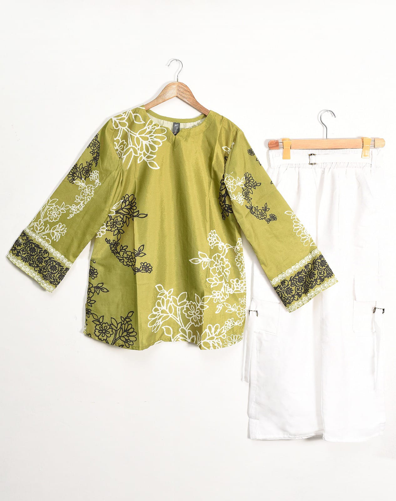 Grip printed 2 piece shirt & trouser